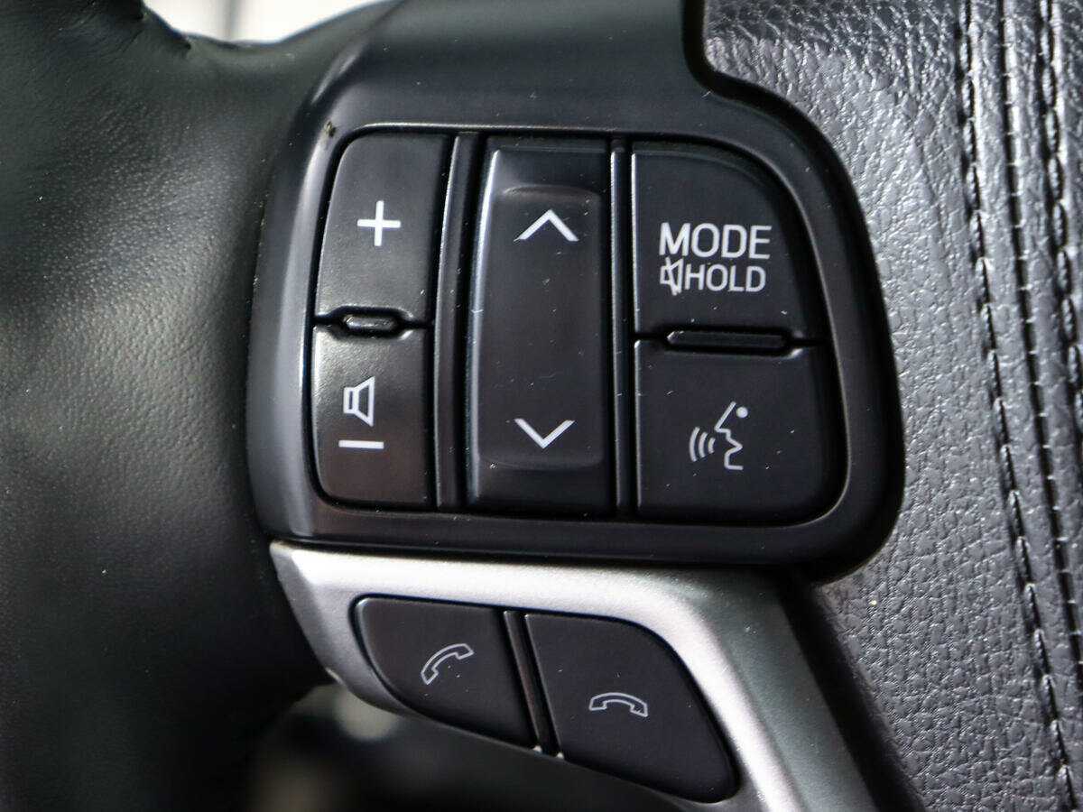 Toyota Highlander с пробегом — 2017 год. Фото: #19