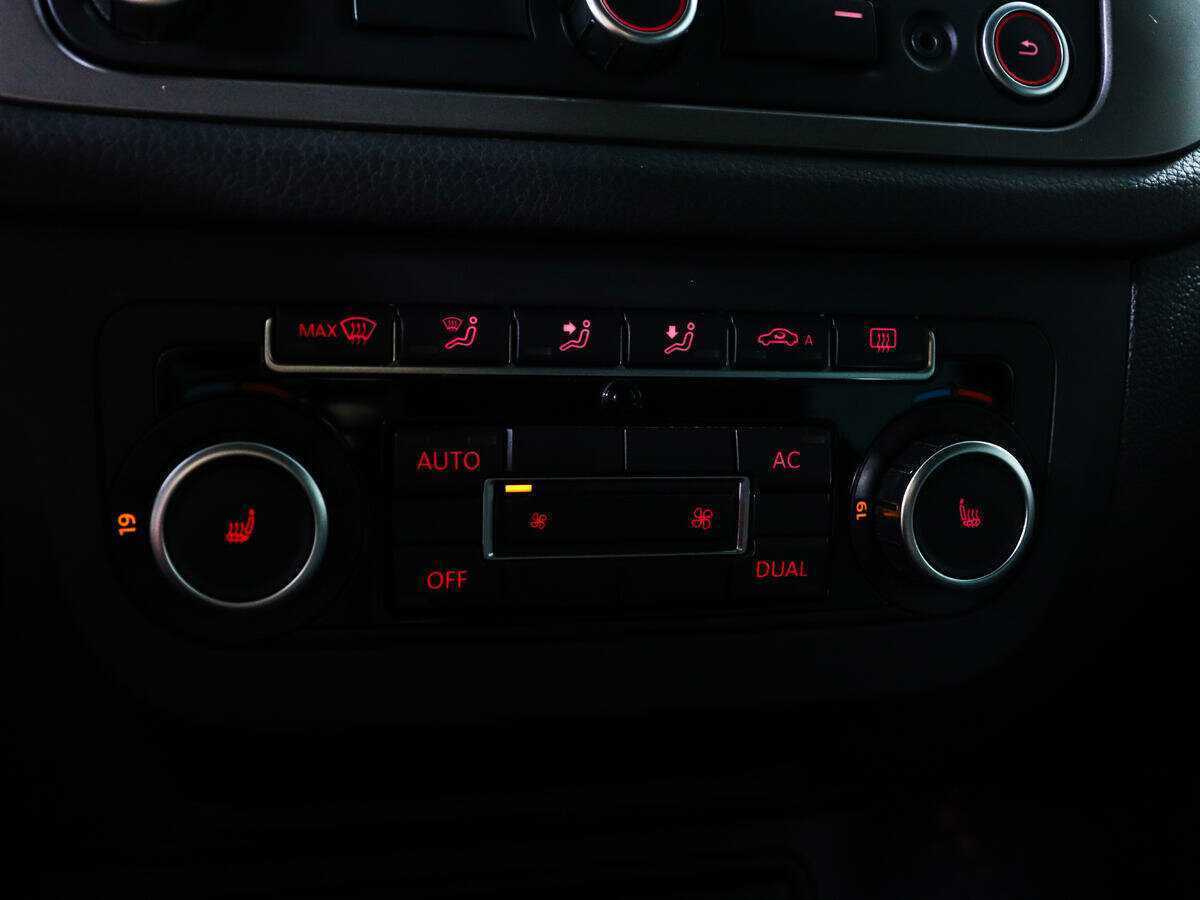 Volkswagen Tiguan с пробегом — 2010 год. Фото: #14