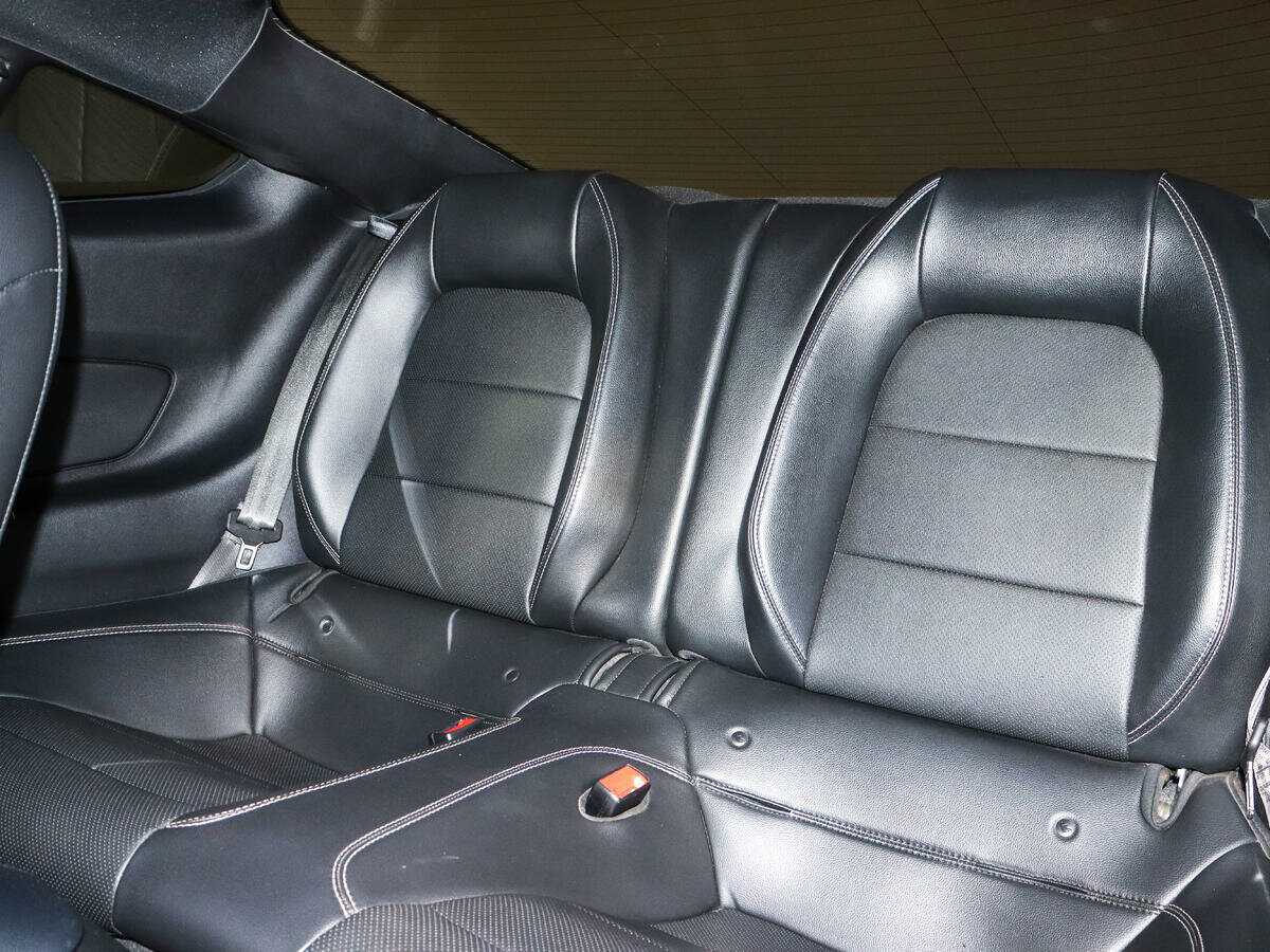 Ford Mustang с пробегом — 2020 год. Фото: #7