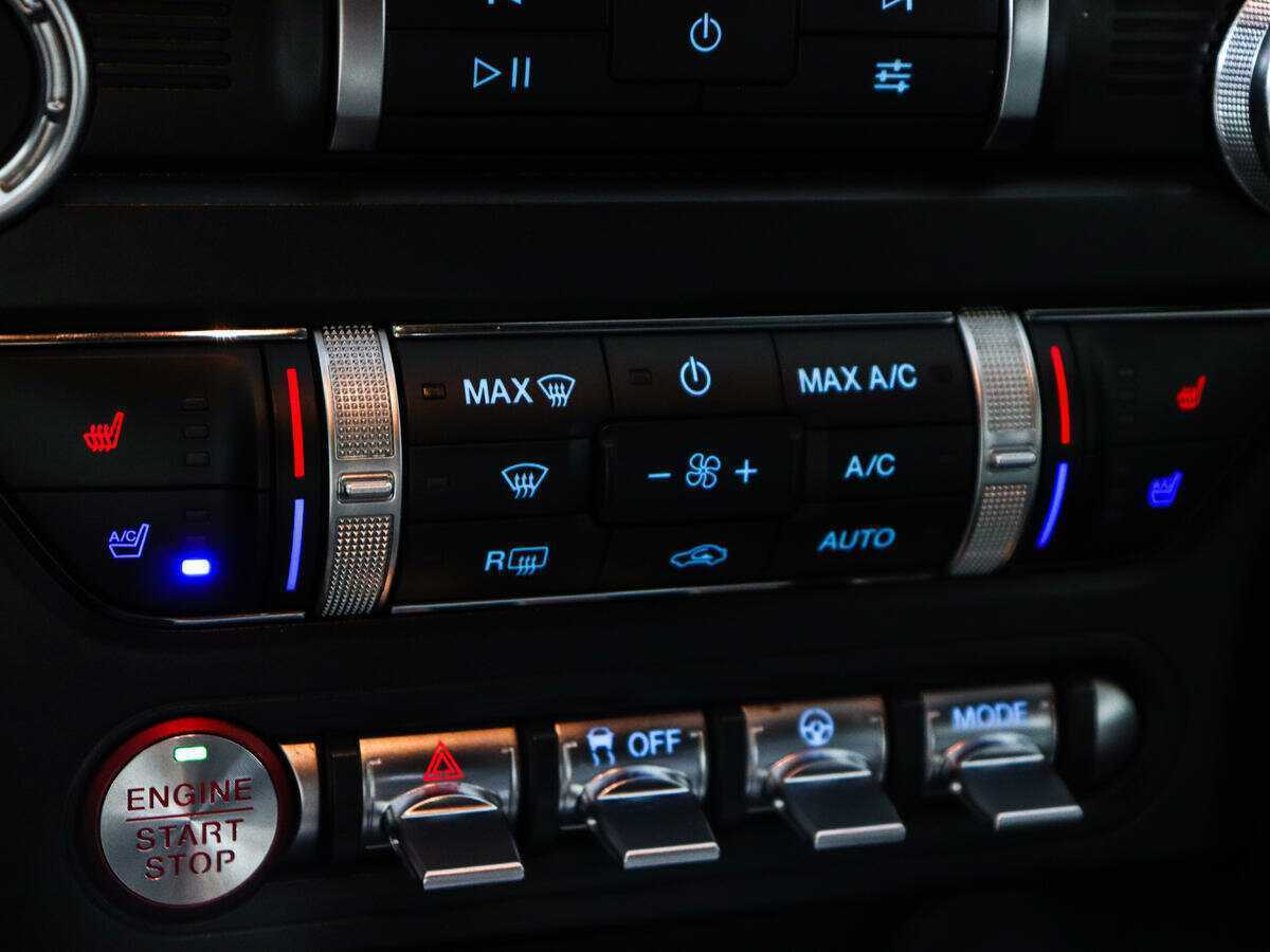 Ford Mustang с пробегом — 2020 год. Фото: #13