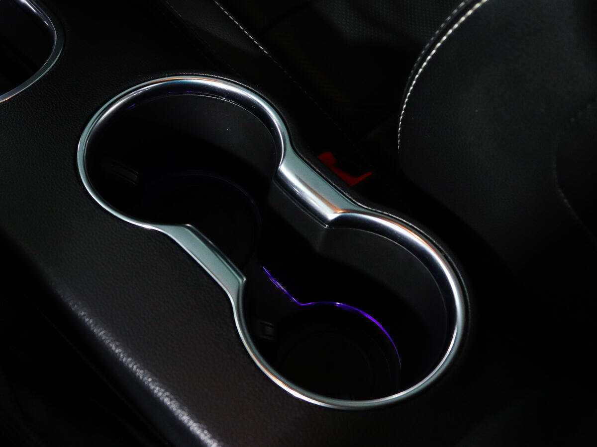 Ford Mustang с пробегом — 2020 год. Фото: #18