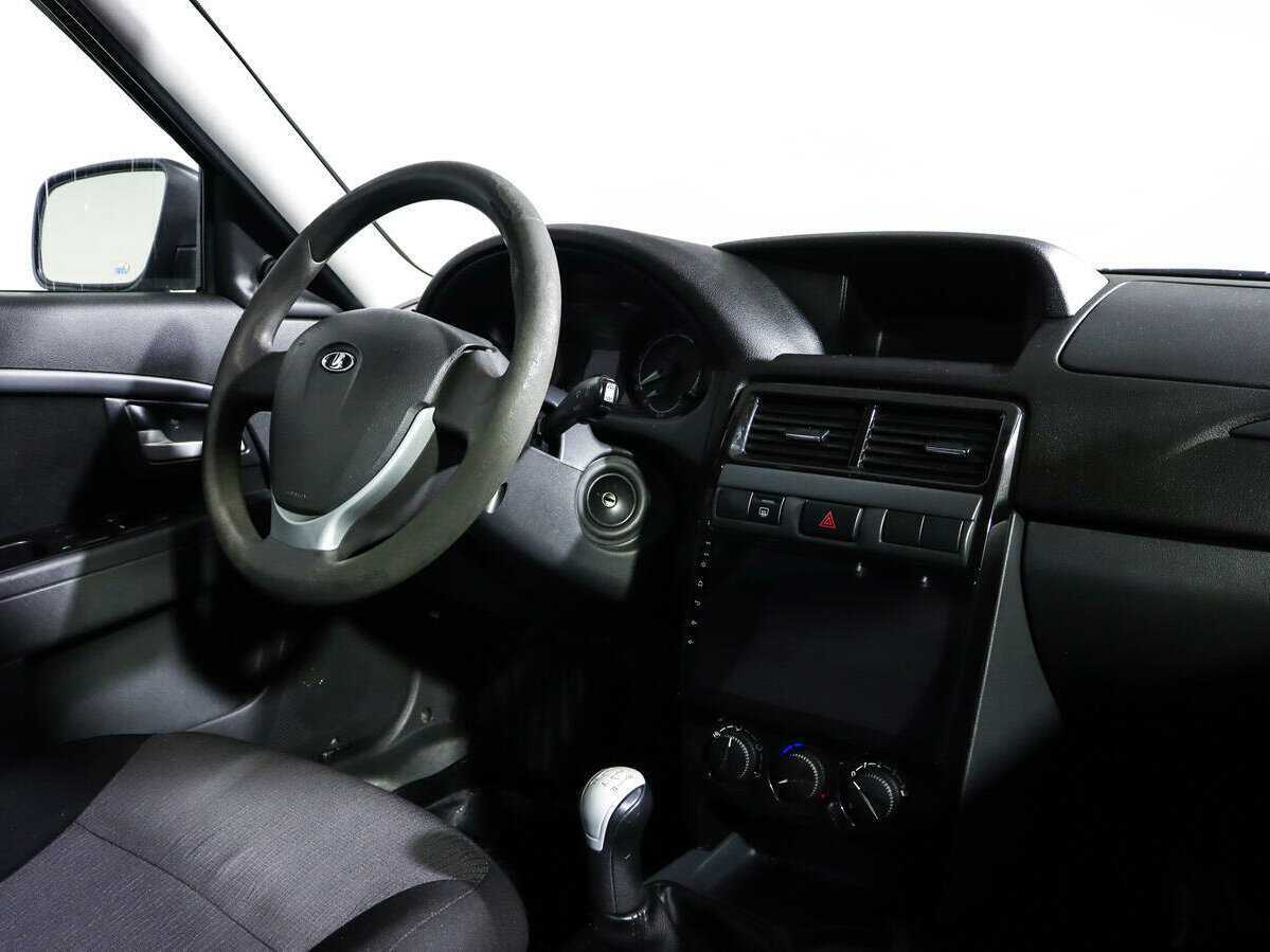 Lada (ВАЗ) Priora с пробегом — 2016 год. Фото: #6