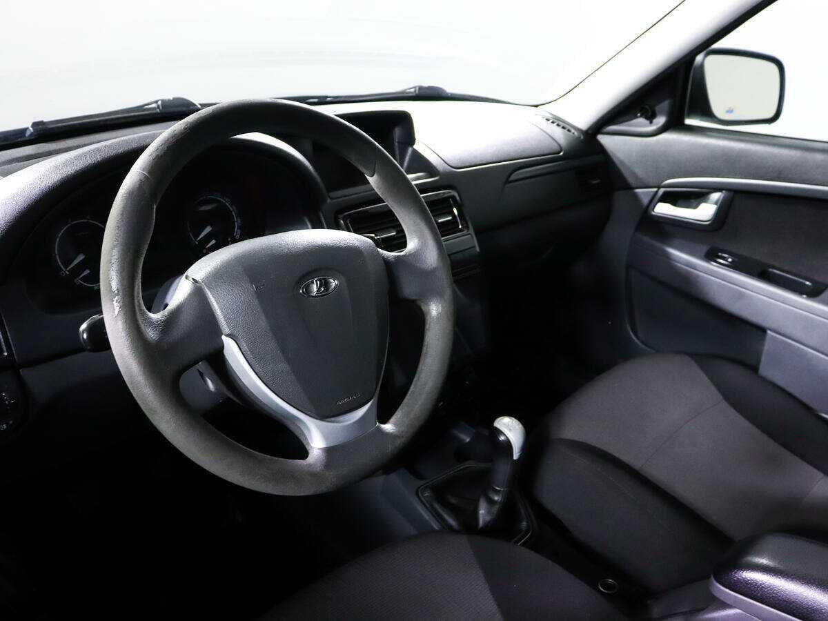 Lada (ВАЗ) Priora с пробегом — 2016 год. Фото: #10