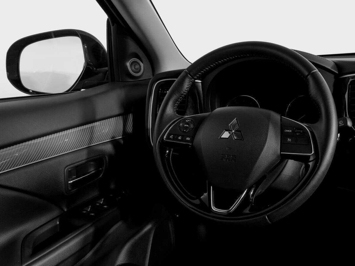 Mitsubishi Outlander с пробегом — 2021 год. Фото: #13
