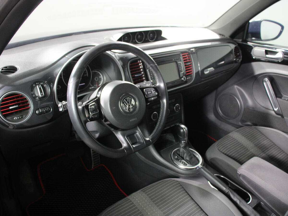 Volkswagen Beetle с пробегом — 2014 год. Фото: #11