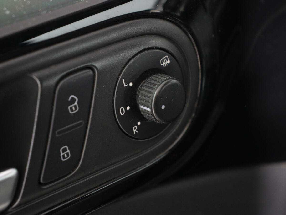 Volkswagen Beetle с пробегом — 2014 год. Фото: #13