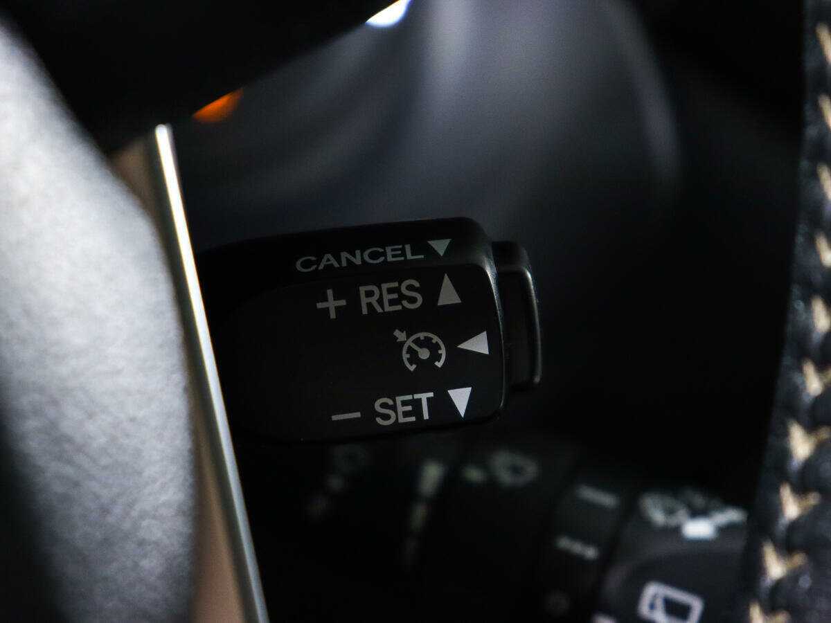 Toyota Fortuner с пробегом — 2017 год. Фото: #17