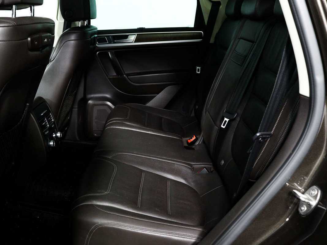 Volkswagen Touareg с пробегом — 2016 год. Фото: #11