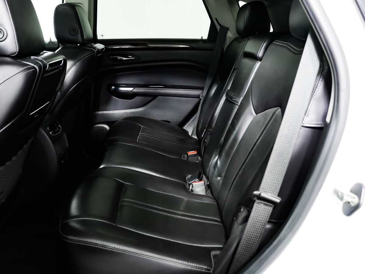 Cadillac SRX с пробегом — 2014 год. Фото: #9