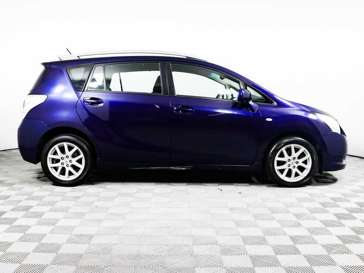 Toyota Verso с пробегом — 2010 год. Фото: #3