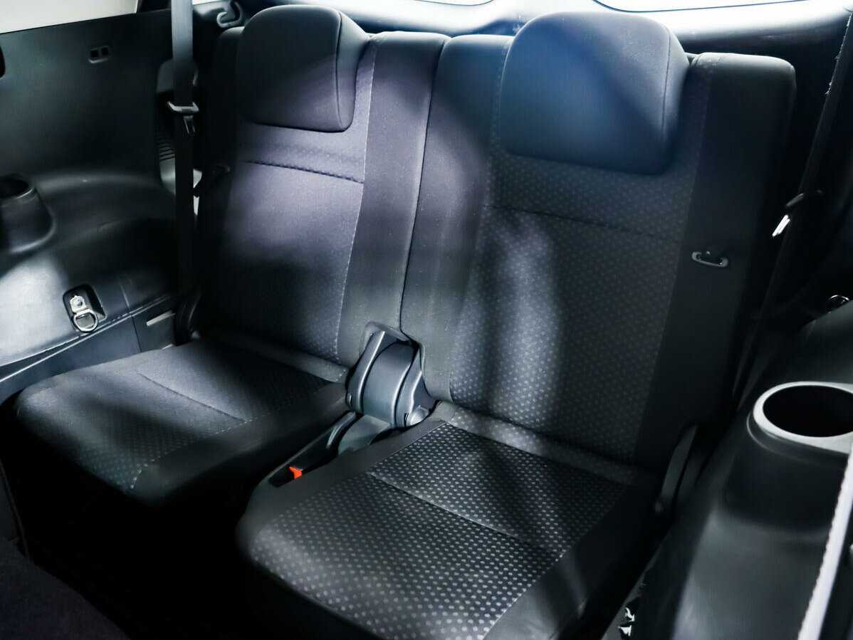 Toyota Verso с пробегом — 2010 год. Фото: #12