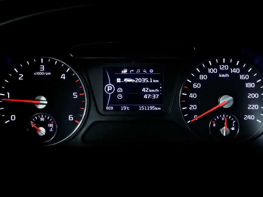 Kia Sorento с пробегом — 2015 год. Фото: #9