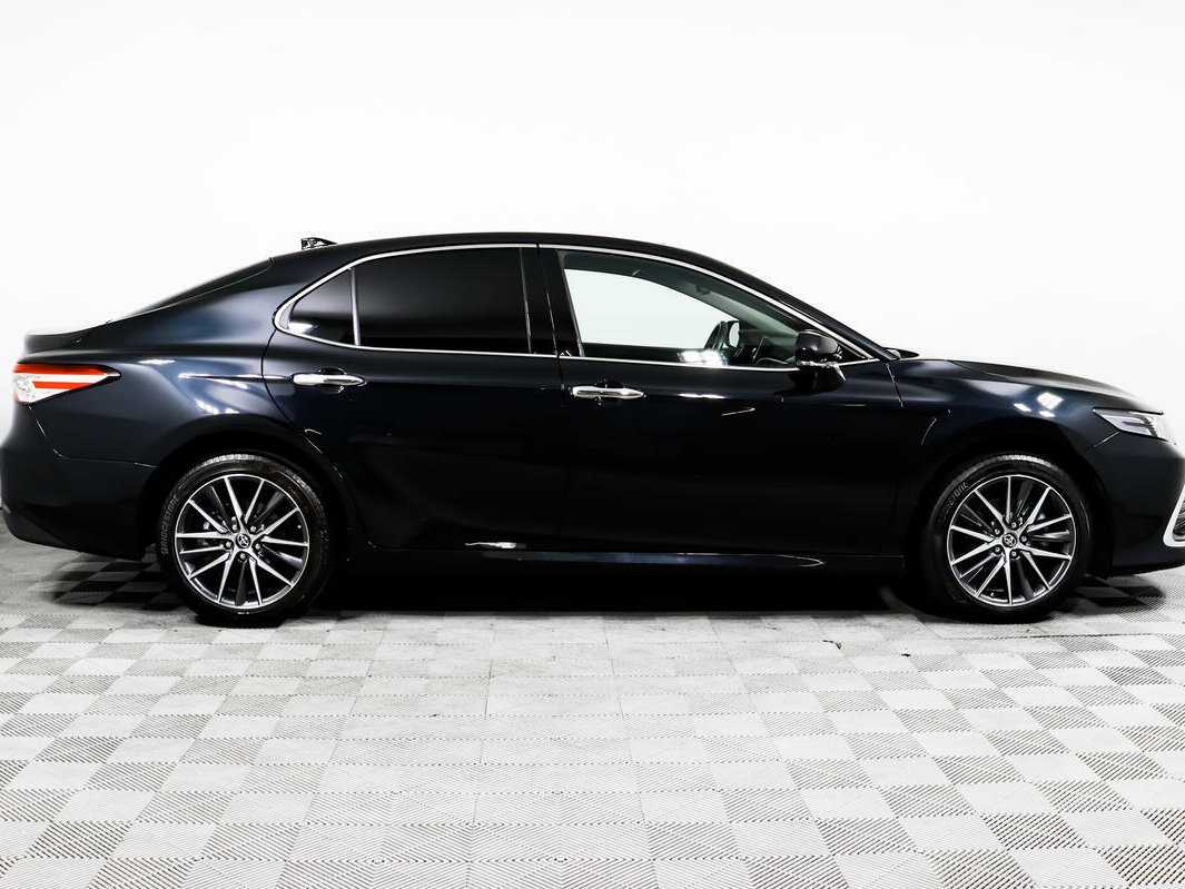 Toyota Camry с пробегом — 2022 год. Фото: #3