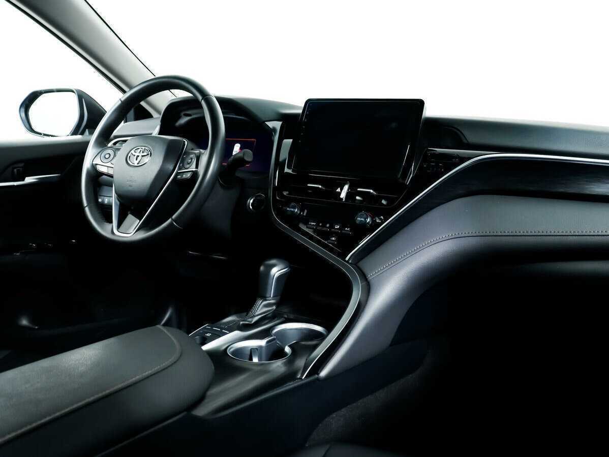 Toyota Camry с пробегом — 2022 год. Фото: #8