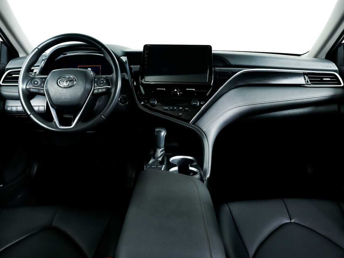 Toyota Camry с пробегом — 2022 год. Фото: #10
