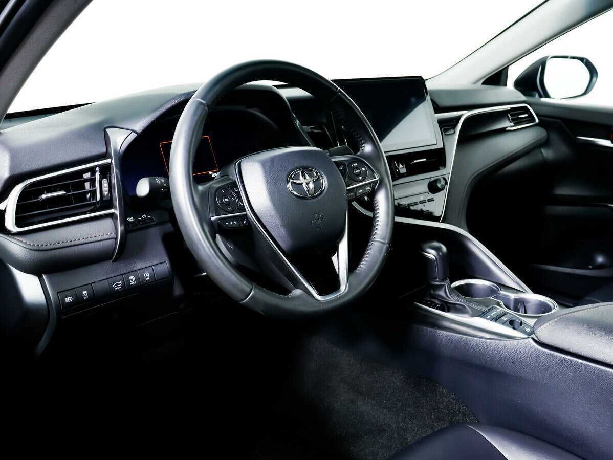 Toyota Camry с пробегом — 2022 год. Фото: #12