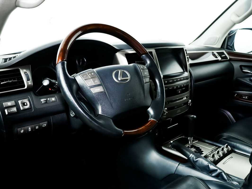 Lexus LX с пробегом — 2014 год. Фото: #12