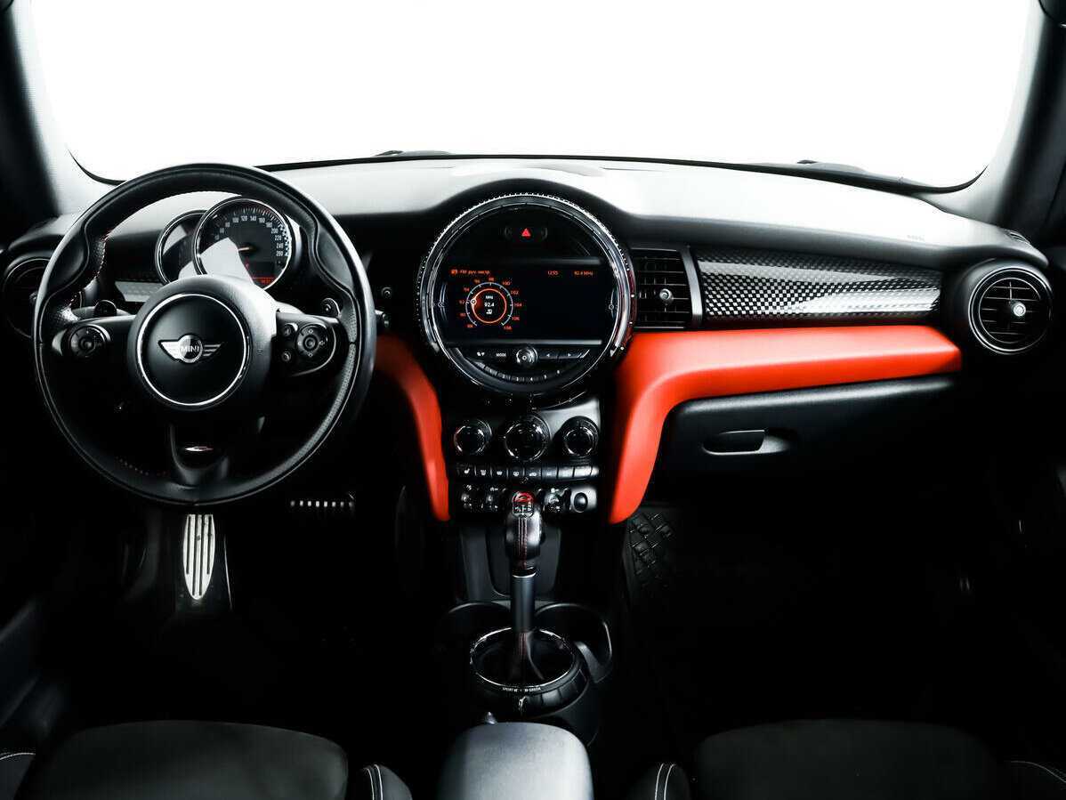 Mini Hatch с пробегом — 2017 год. Фото: #10