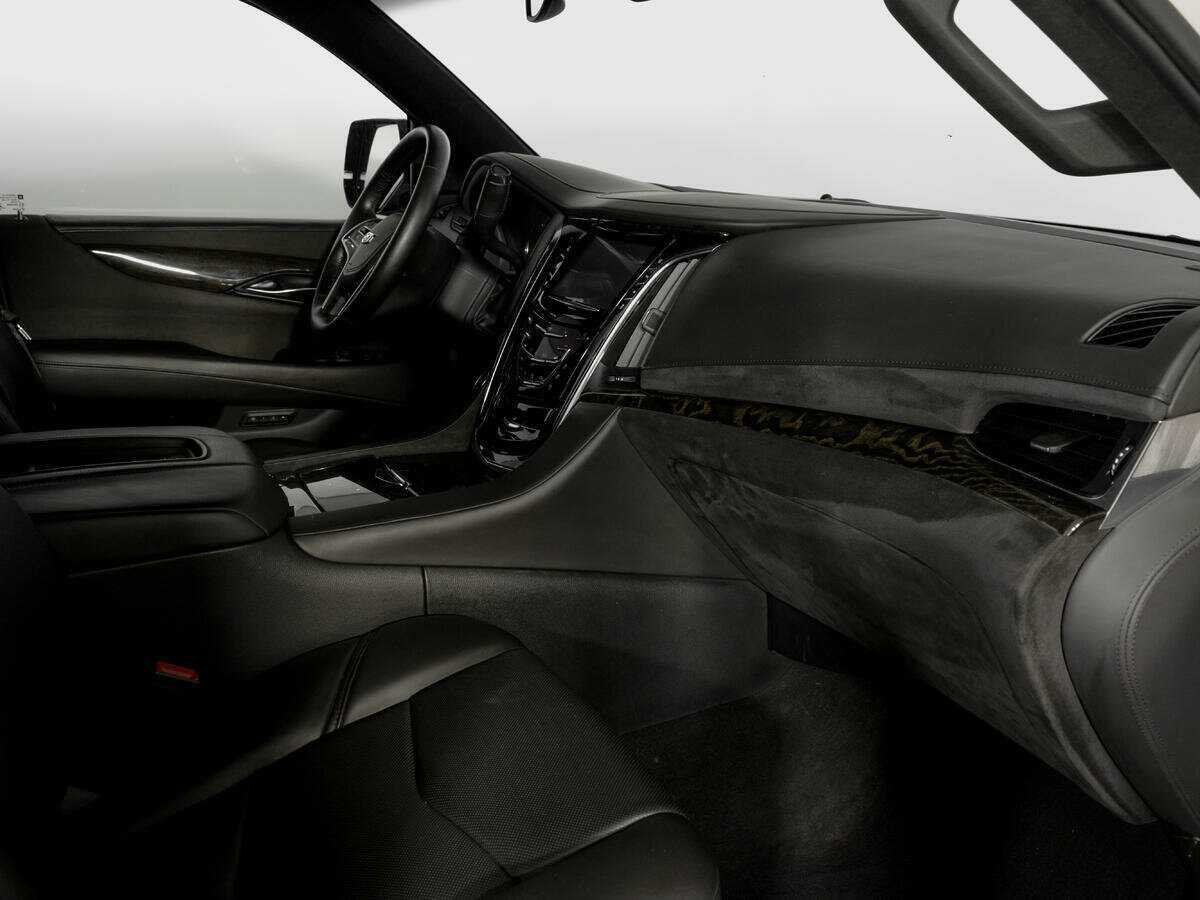 Cadillac Escalade с пробегом — 2015 год. Фото: #7