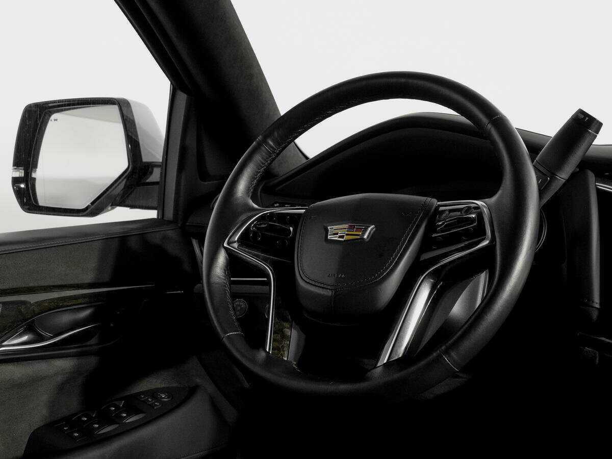 Cadillac Escalade с пробегом — 2015 год. Фото: #15