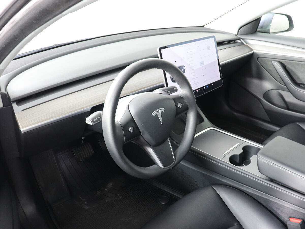 Tesla Model 3 с пробегом — 2022 год. Фото: #8