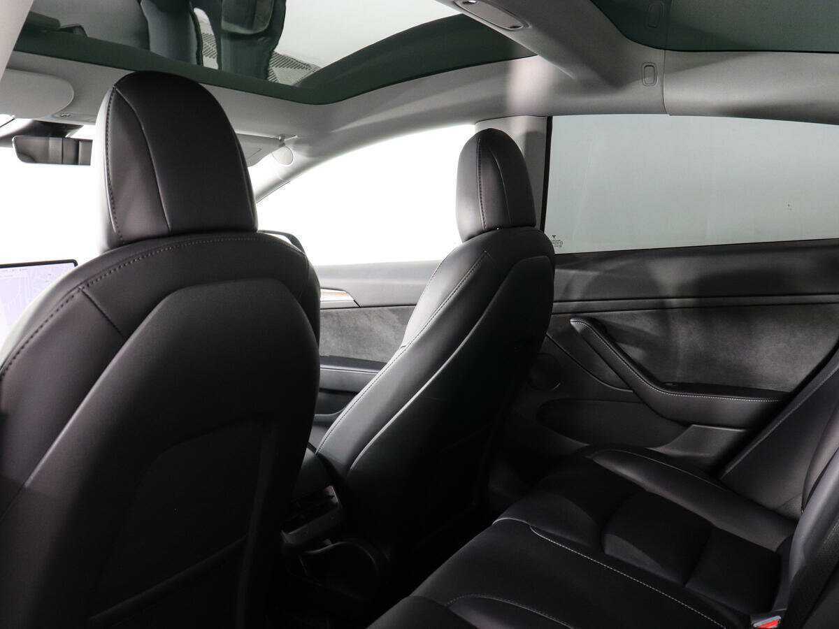 Tesla Model 3 с пробегом — 2022 год. Фото: #11
