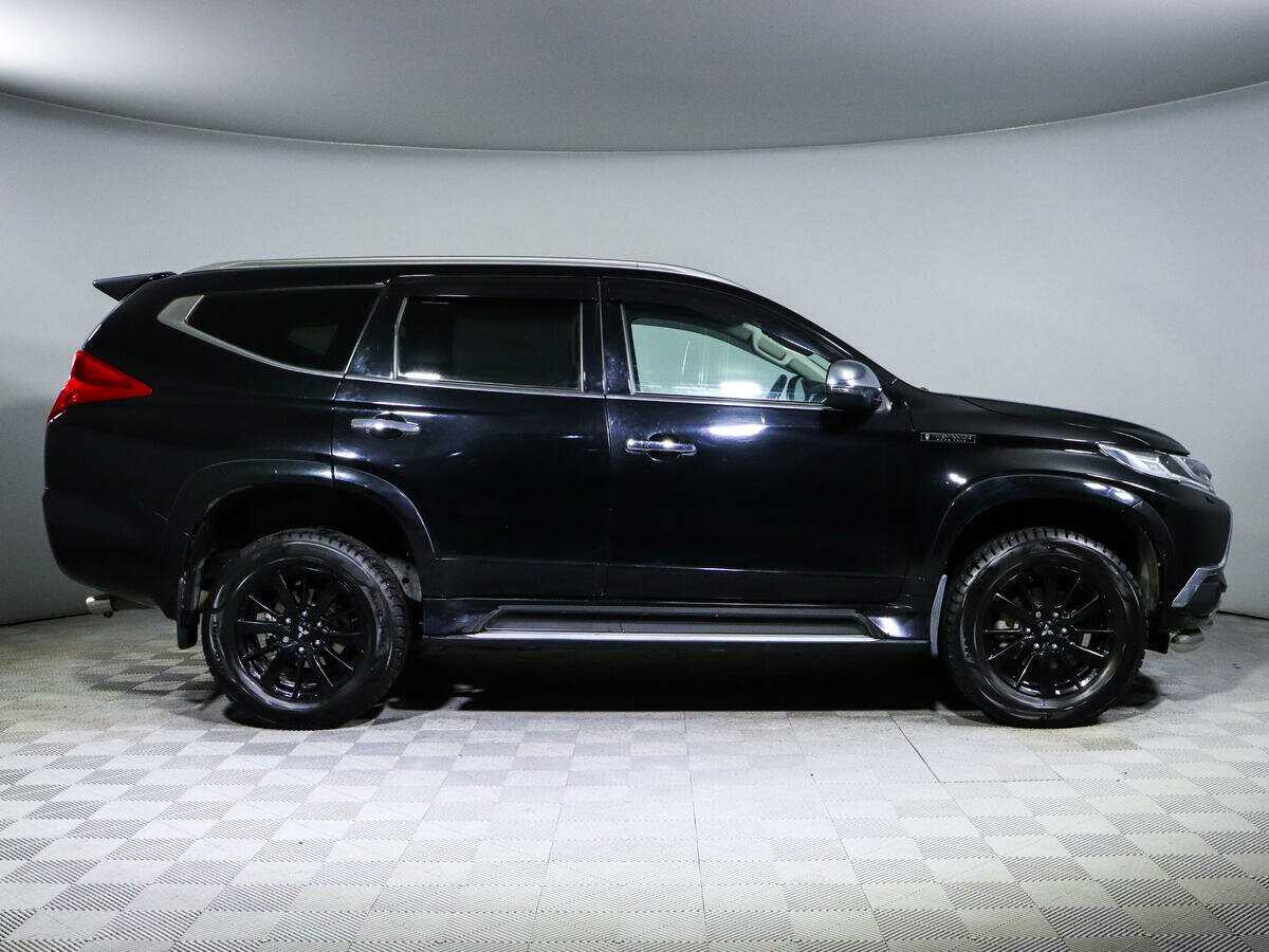 Mitsubishi Pajero Sport с пробегом — 2019 год. Фото: #3