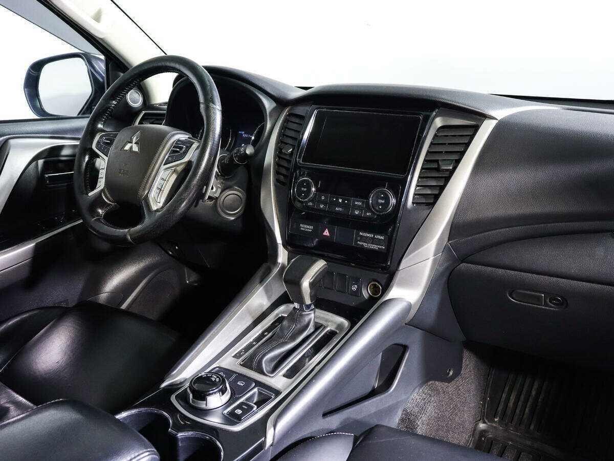 Mitsubishi Pajero Sport с пробегом — 2019 год. Фото: #8