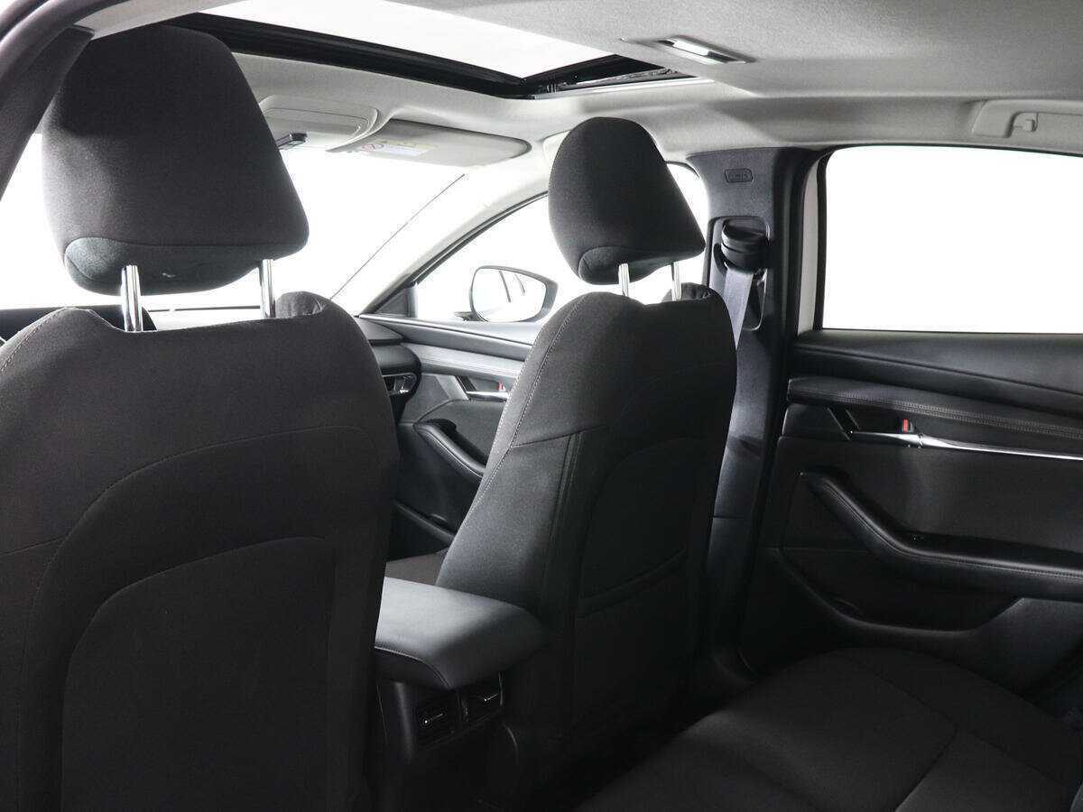 Mazda 3 с пробегом — 2022 год. Фото: #11