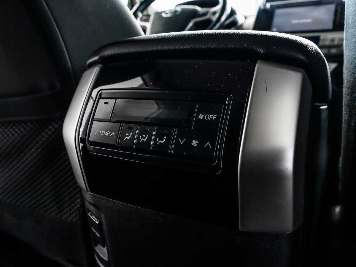 Toyota Land Cruiser Prado с пробегом — 2019 год. Фото: #14