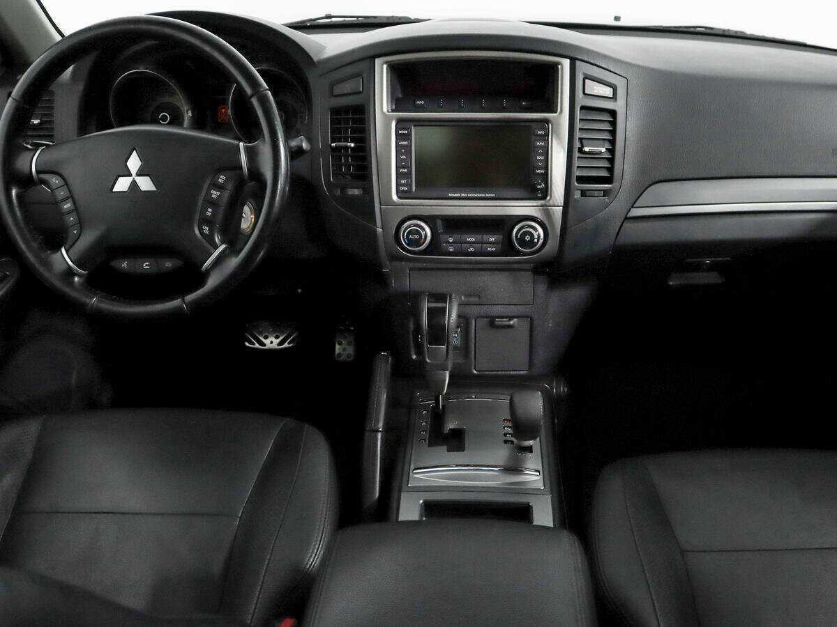 Mitsubishi Pajero с пробегом — 2011 год. Фото: #12
