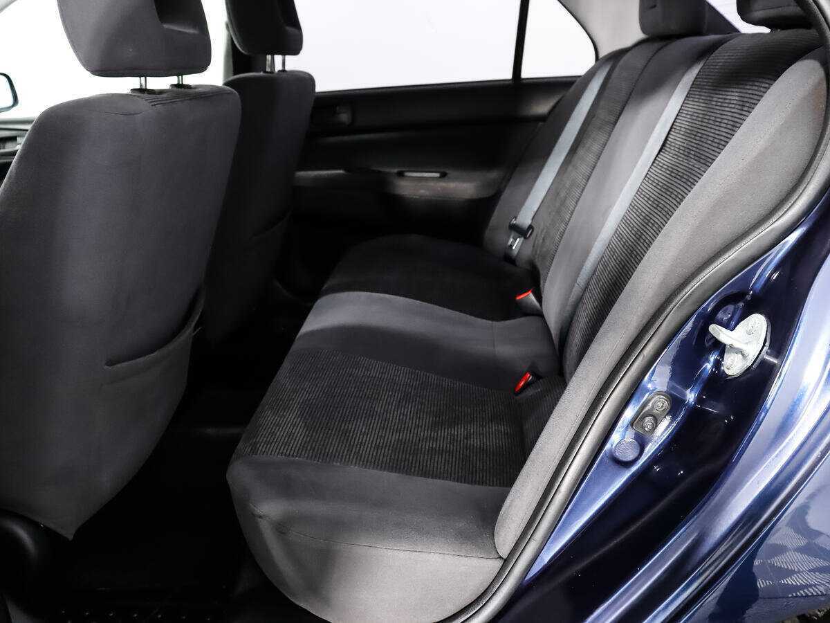 Mitsubishi Lancer с пробегом — 2004 год. Фото: #9
