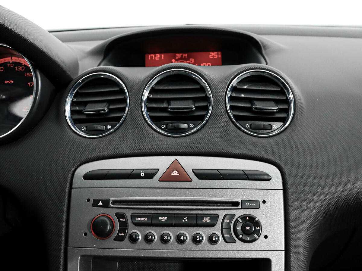 Peugeot 308 с пробегом — 2010 год. Фото: #11