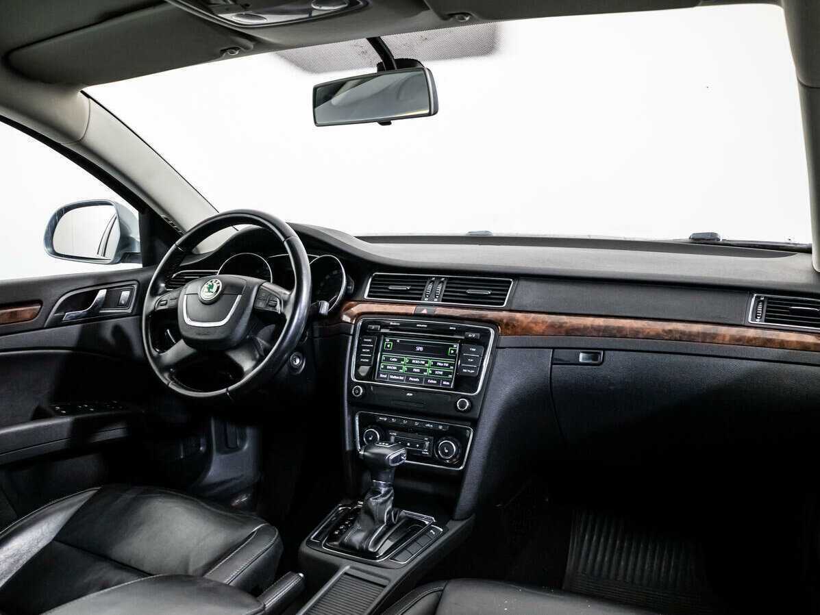 Skoda Superb с пробегом — 2010 год. Фото: #6