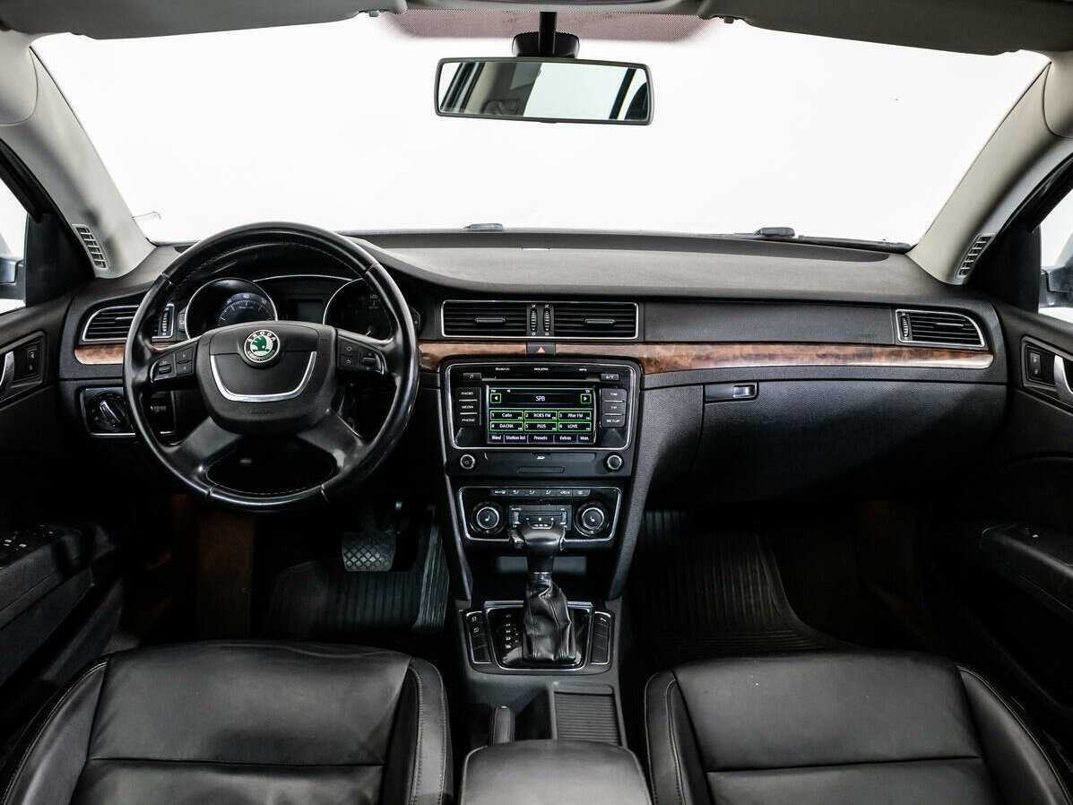 Skoda Superb с пробегом — 2010 год. Фото: #10