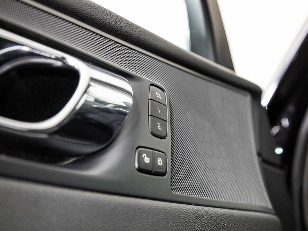 Volvo XC60 с пробегом — 2018 год. Фото: #12