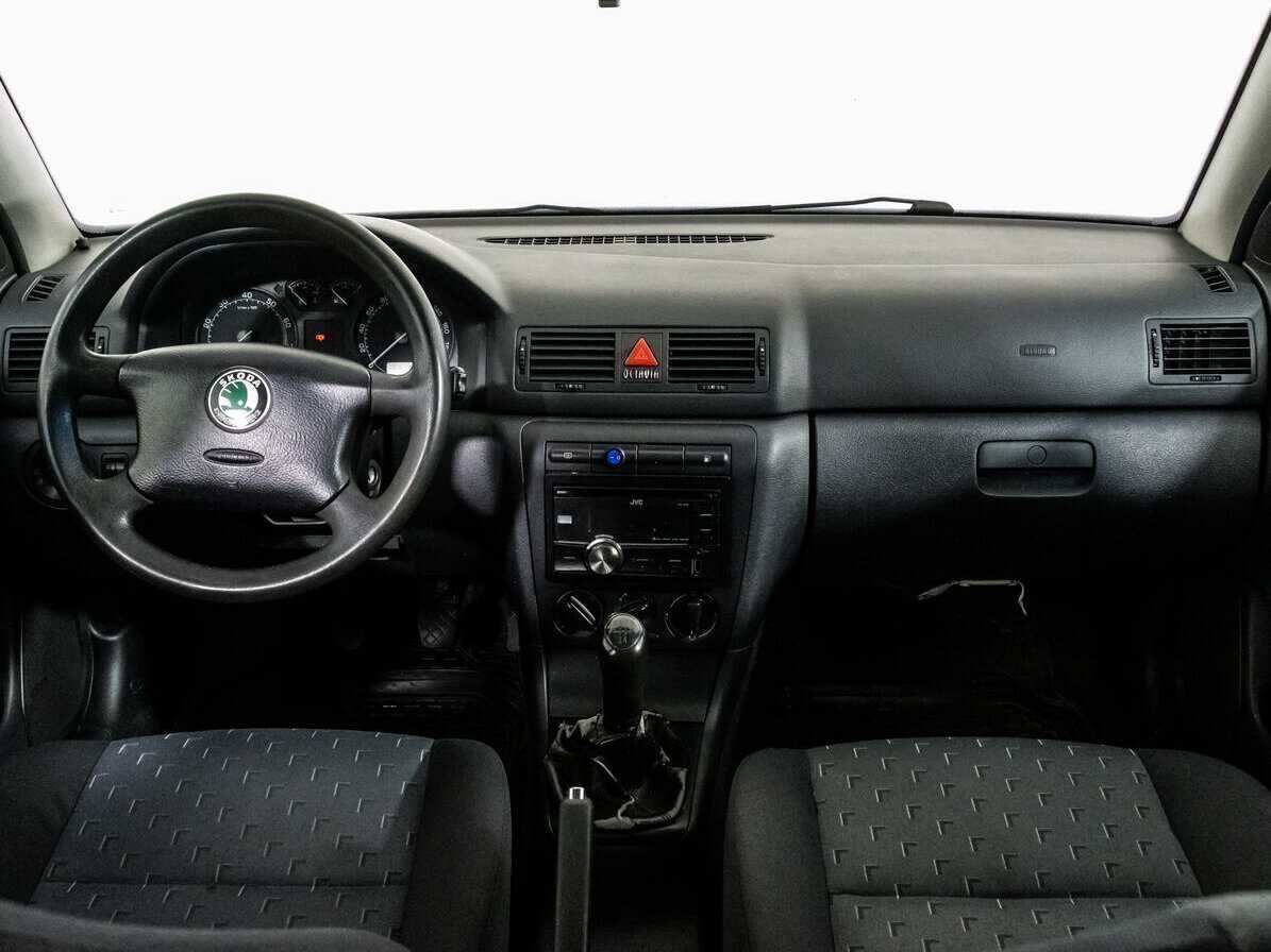 Skoda Octavia с пробегом — 2005 год. Фото: #9