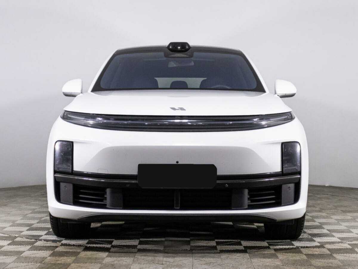 LiXiang L7 с пробегом — 2023 год. Фото: #1