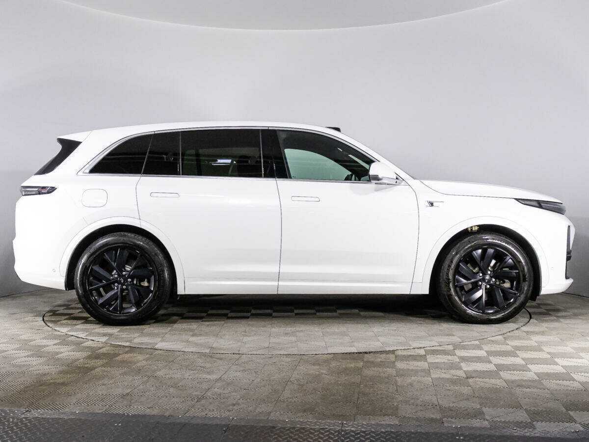 LiXiang L7 с пробегом — 2023 год. Фото: #3