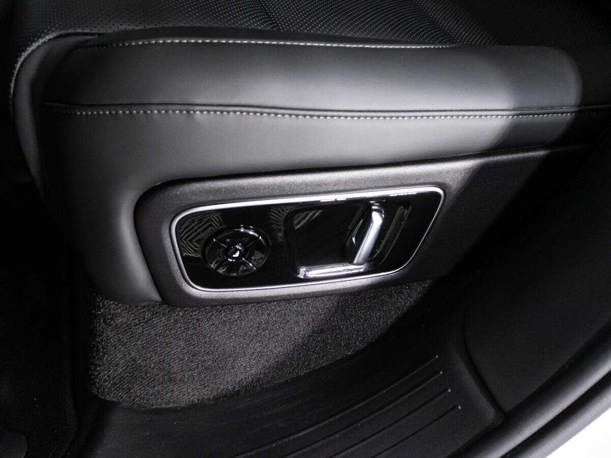 LiXiang L7 с пробегом — 2023 год. Фото: #24