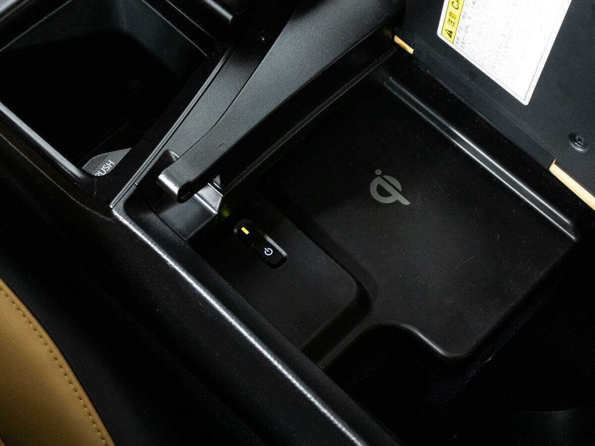 Lexus ES с пробегом — 2021 год. Фото: #18