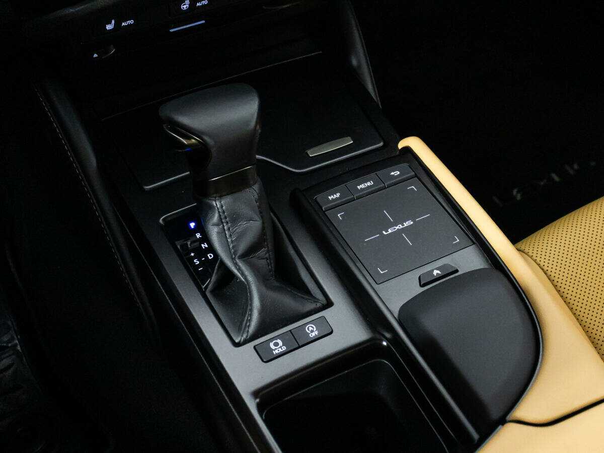 Lexus ES с пробегом — 2021 год. Фото: #20