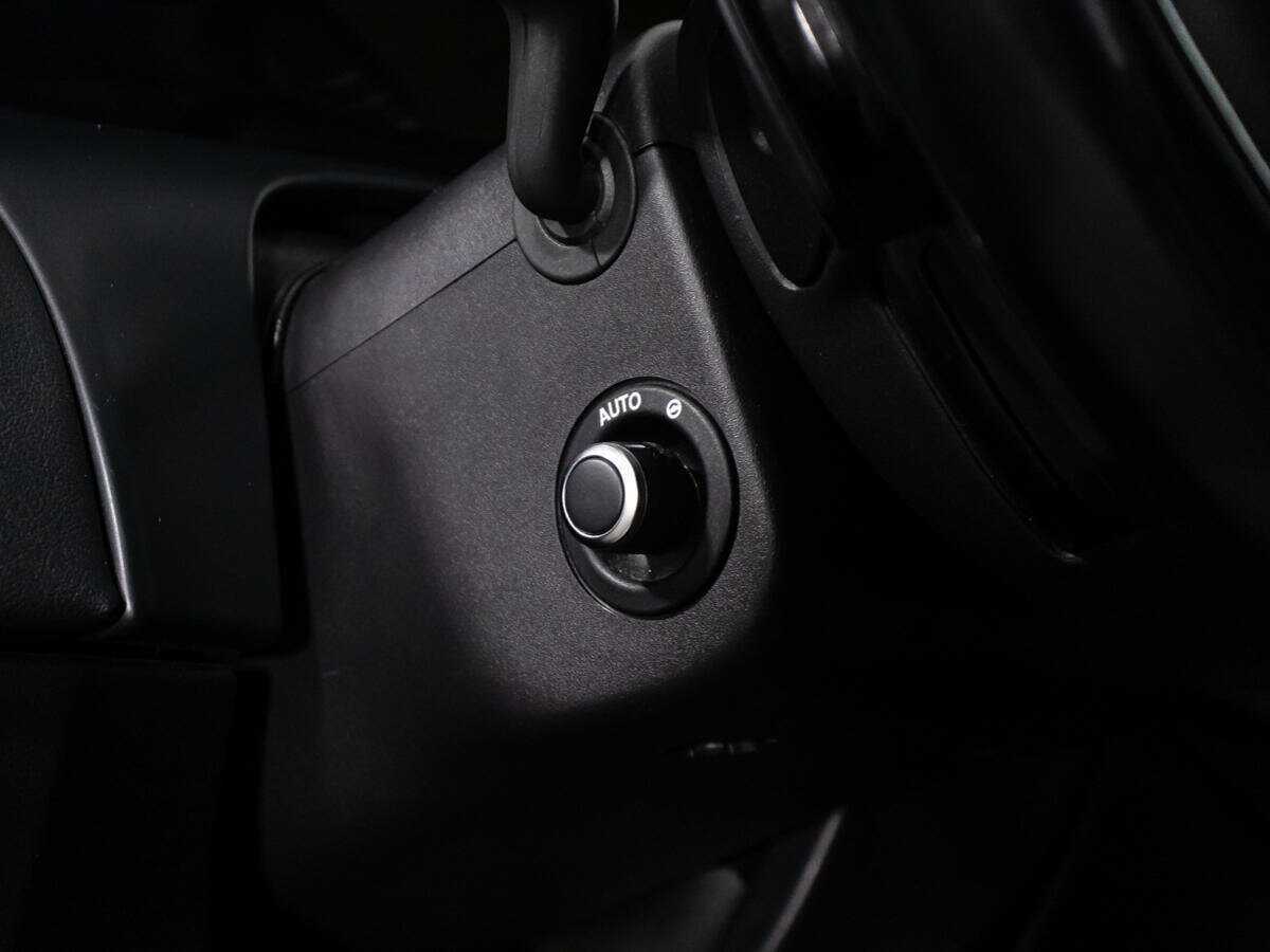 Jaguar XJ с пробегом — 2016 год. Фото: #21