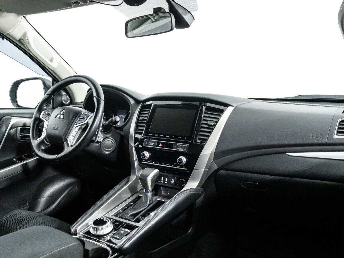 Mitsubishi Pajero Sport с пробегом — 2022 год. Фото: #8