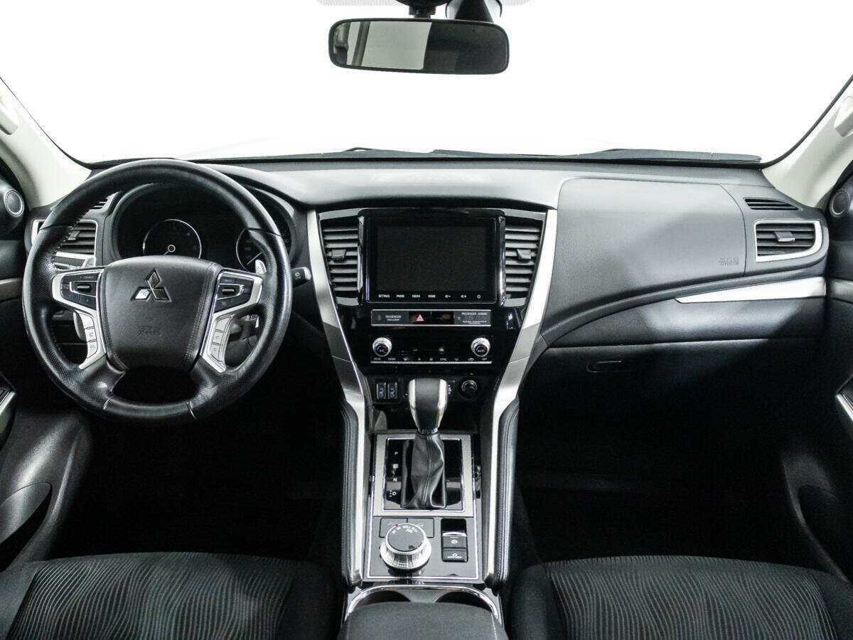 Mitsubishi Pajero Sport с пробегом — 2022 год. Фото: #12