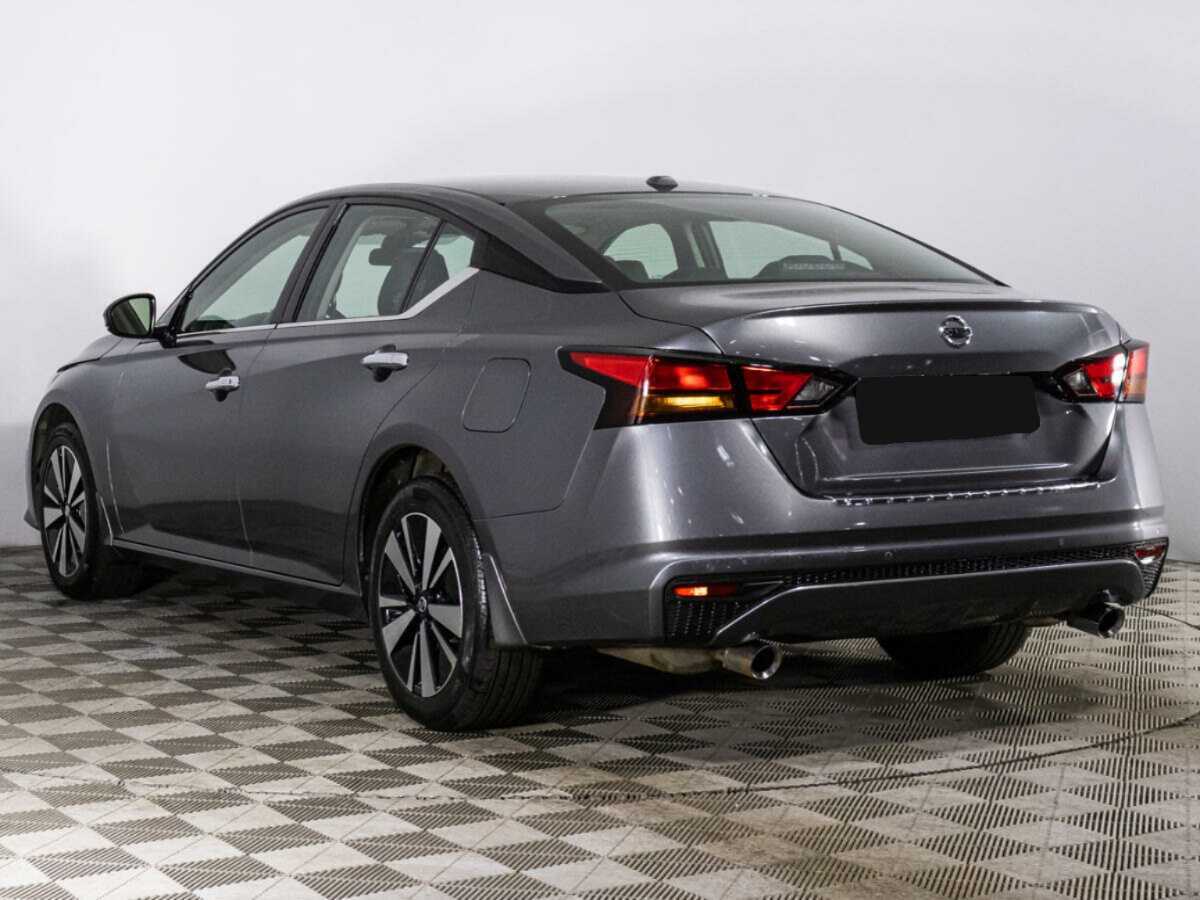 Nissan Altima с пробегом — 2022 год. Фото: #6