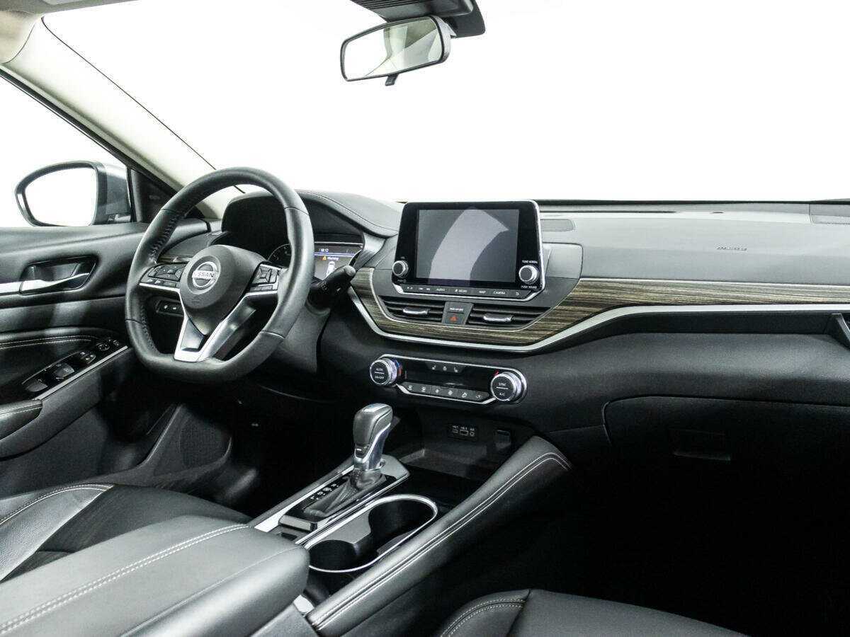 Nissan Altima с пробегом — 2022 год. Фото: #8