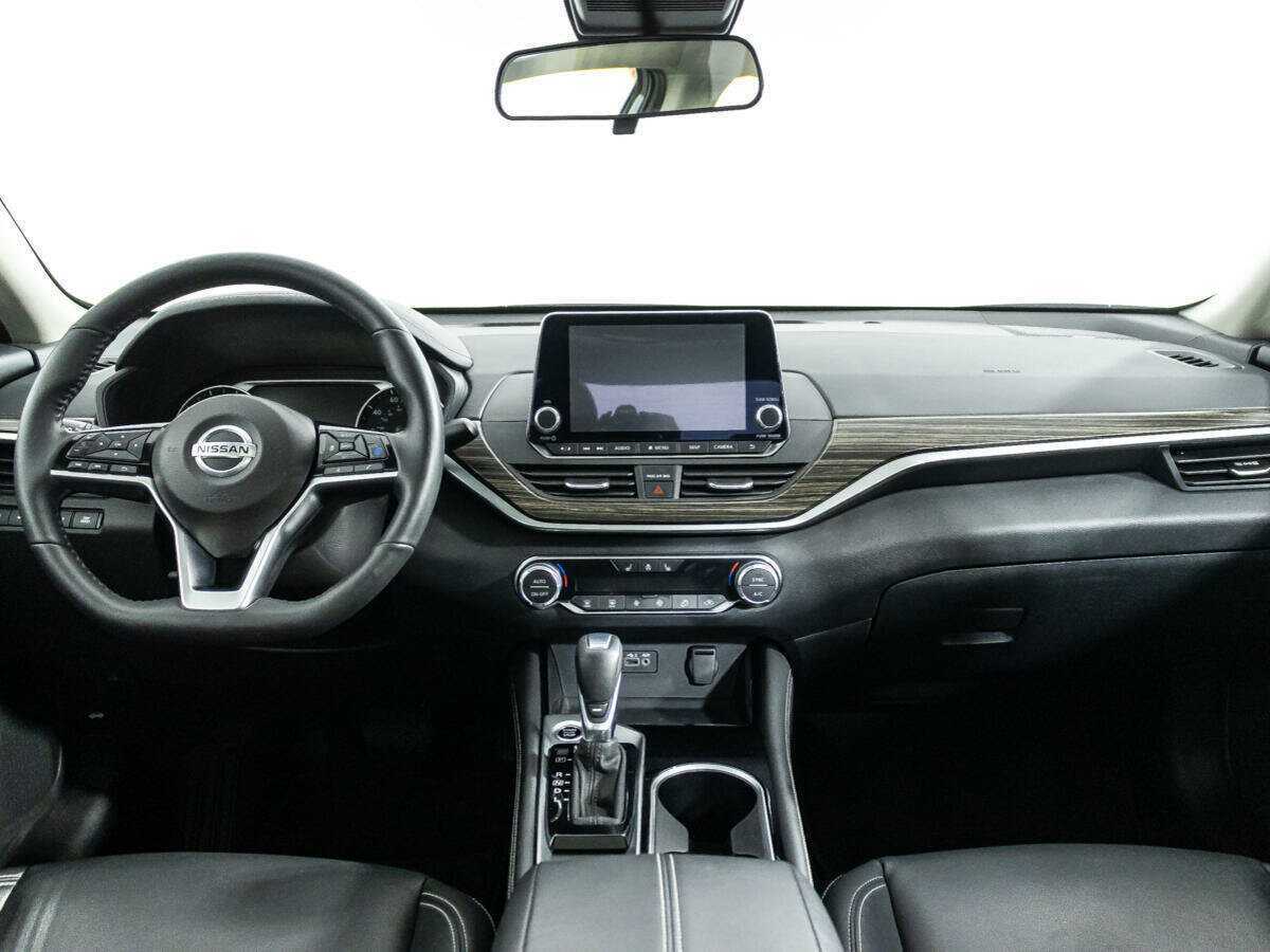 Nissan Altima с пробегом — 2022 год. Фото: #12