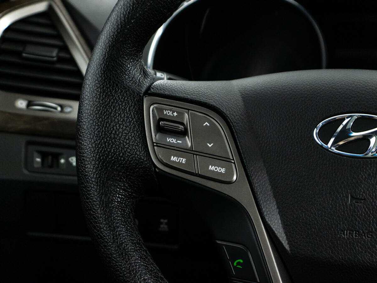 Hyundai Santa Fe с пробегом — 2017 год. Фото: #23