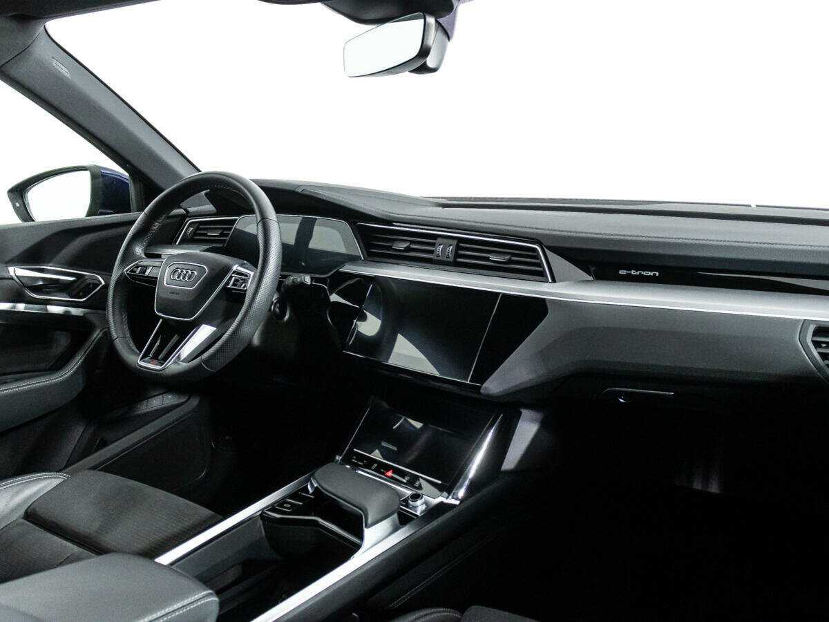 Audi e-tron с пробегом — 2022 год. Фото: #6
